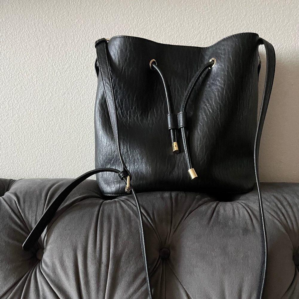 Calvin Klein Gabrianna Crossbody